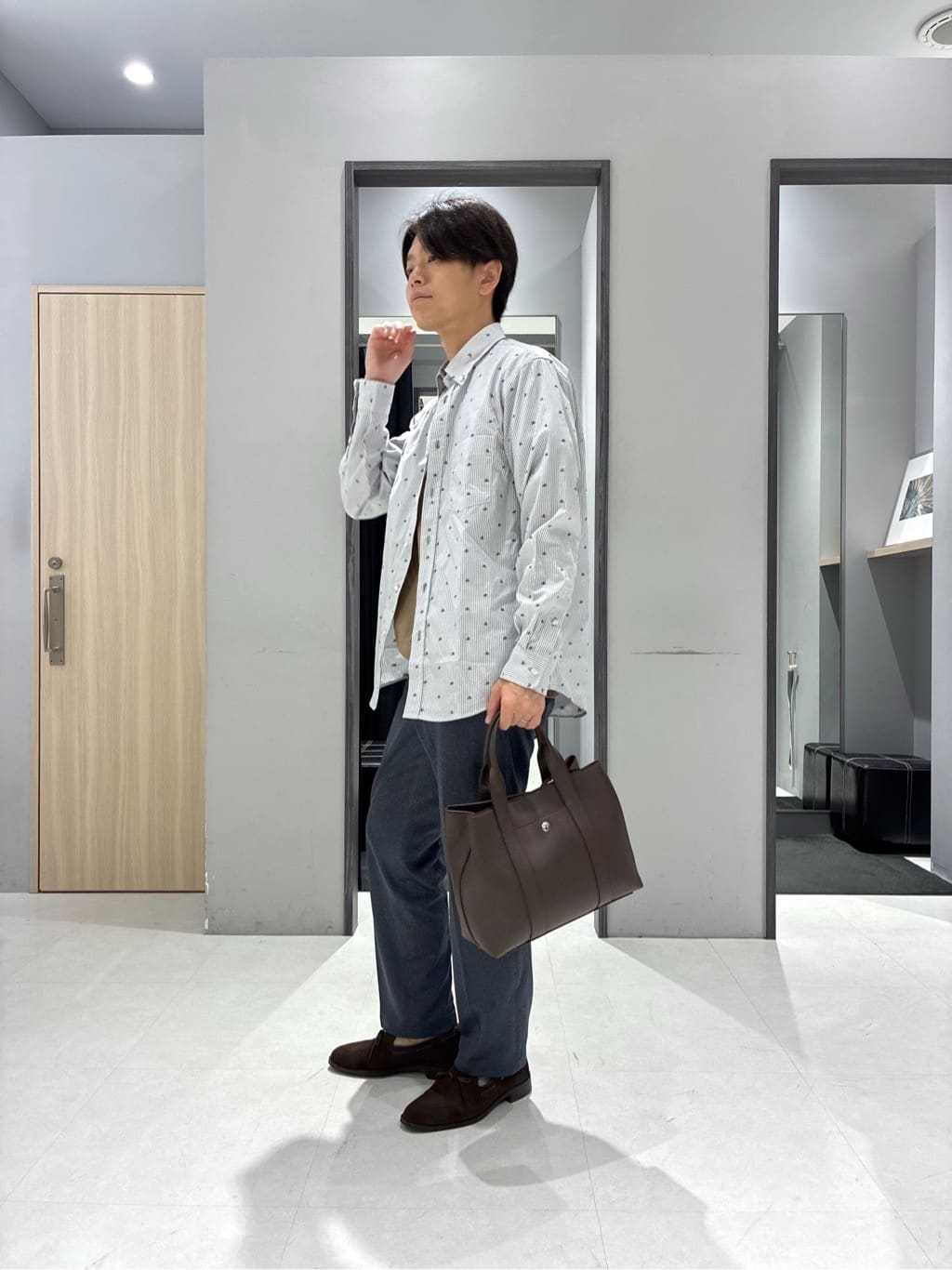 わいずみさんの「TAKEO KIKUCHI｜ハットモチーフ ジャカード ストライプ シャツ」を使ったコーディネート