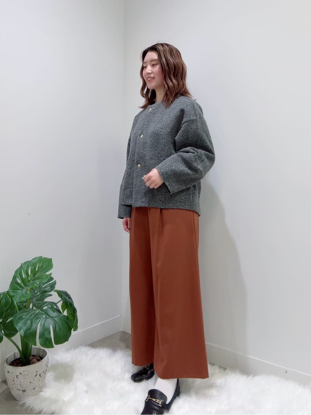 Suma Una本部スタッフさんの「SunaUna｜【ショート丈】ノーカラーライトアウター」を使ったコーディネート