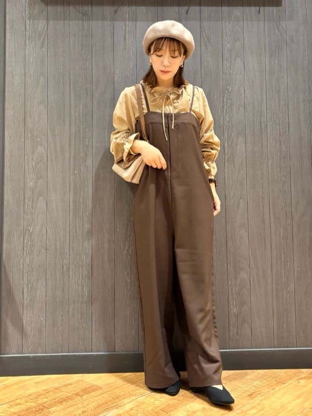 meiさんの「SHOO･LA･RUE｜【S-LL/洗濯後しわになりにくい/吸水速乾/UV】大人フェミニンな装いに 襟フリルブラウス」を使ったコーディネート