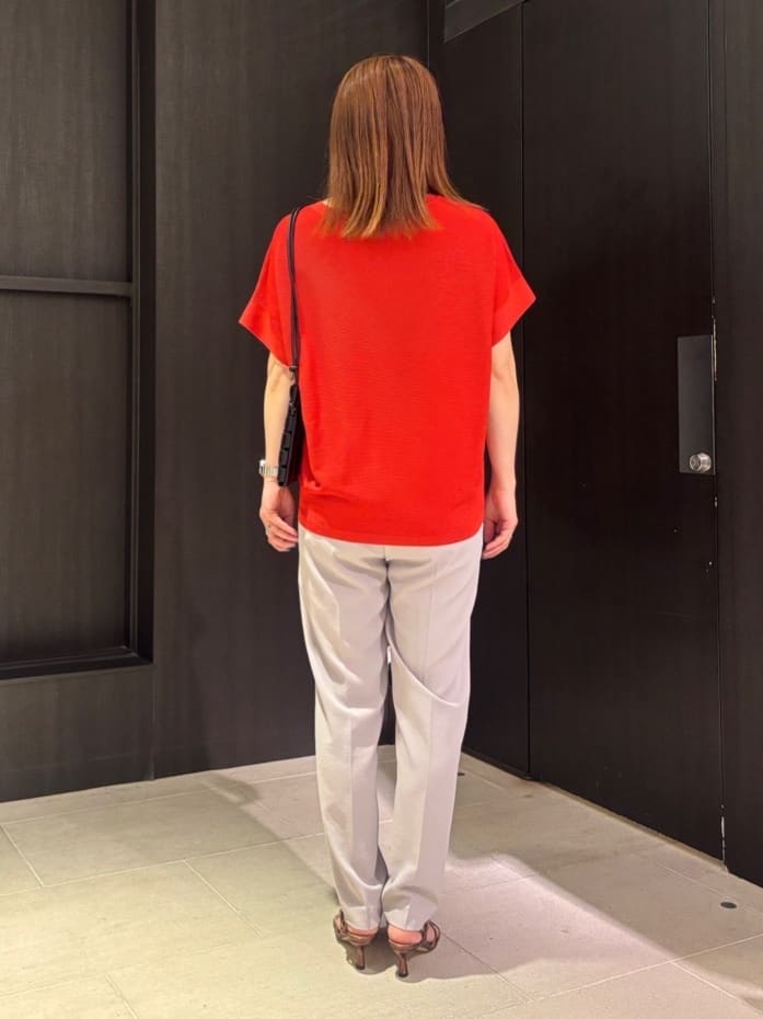 SaKiさんの「UNTITLED｜◆【セットアップ可能/接触冷感/イージーケア/ウエストゴム仕様】リラクミスト テーパードパンツ」を使ったコーディネート