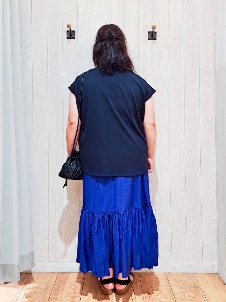 kotomiさんの「SHOO･LA･RUE｜【洗える/S-LL/体型カバー】レース使いが華やか フレンチスリーブコットンTシャツ」を使ったコーディネート