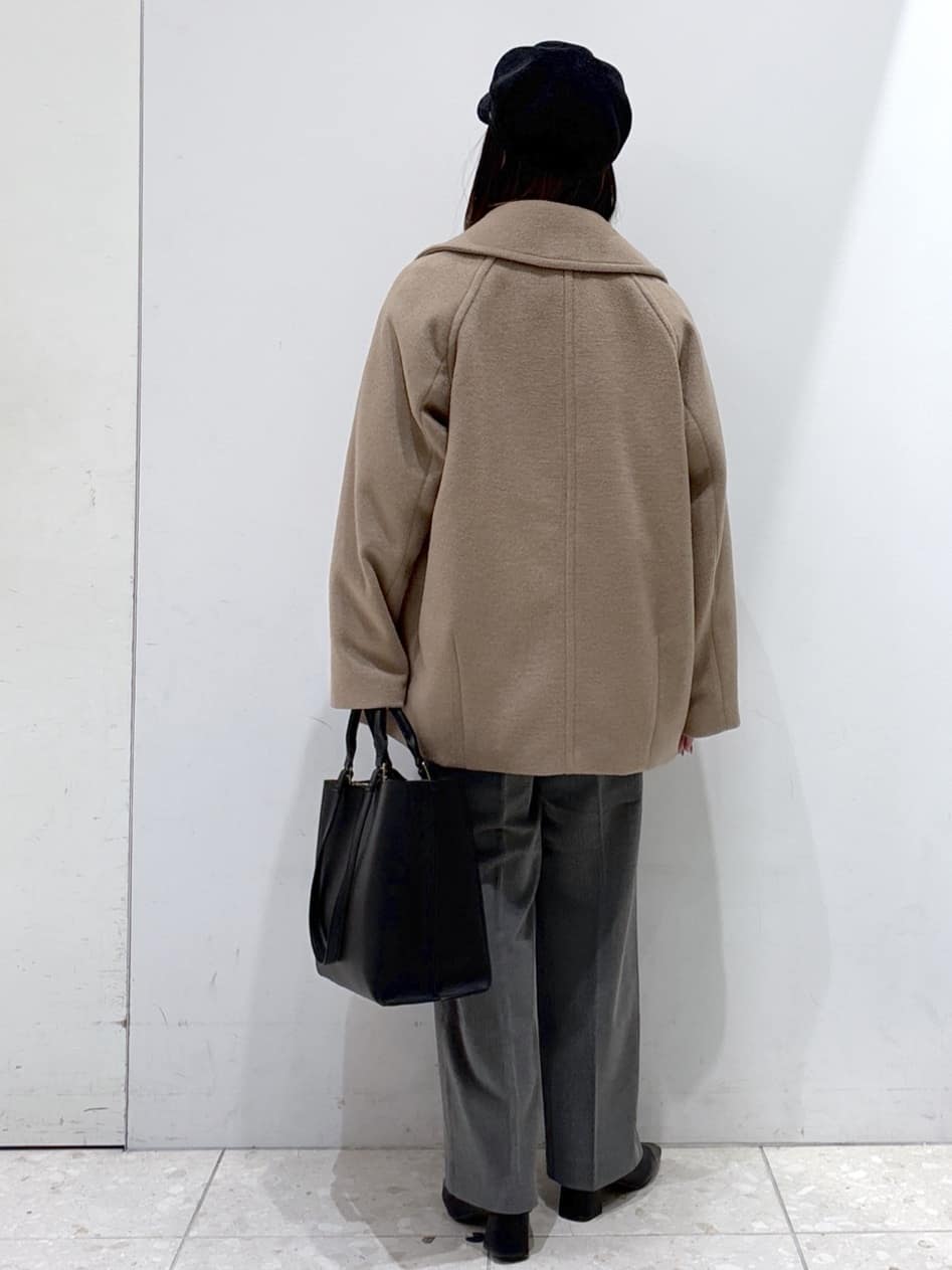 mameさんの「OPAQUE.CLIP｜カシミヤブレンドウールミドルピーコート」を使ったコーディネート