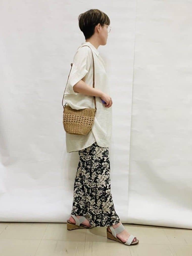 なっちゃんさんの「SHOO･LA･RUE｜【ひんやり】すっきりきれいに体型カバー コクーンシルエットワンピース」を使ったコーディネート