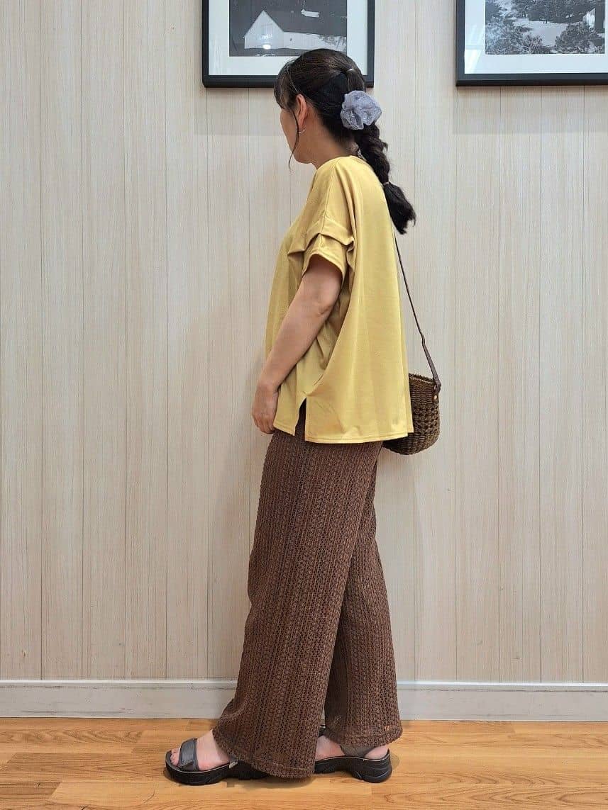 Saoさんの「SHOO･LA･RUE｜【S-LL/UV/吸水速乾】さらりと着こなす 肩タックゆるトップス」を使ったコーディネート
