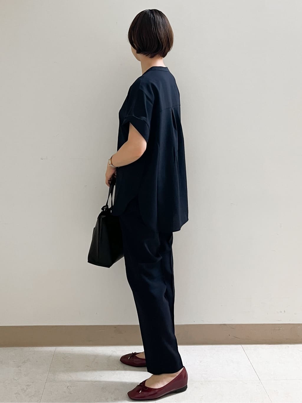 あかねさんの「OPAQUE.CLIP｜《5色展開／SS-LLサイズ》スキッパー金ボタンブラウス／セットアップ対応【防シワ／ストレッチ／洗濯」を使ったコーディネート