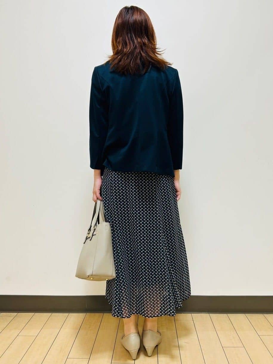 miiiさんの「Reflect｜【インナーに◎／すっきり見え！長め丈】タックデティールブラウス」を使ったコーディネート