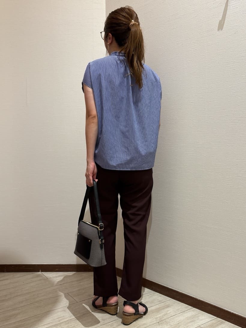 Chinaさんの「SHOO･LA･RUE｜【洗える/S-LL】プチフリル襟が女性らしい フレンチスリーブシャツ」を使ったコーディネート