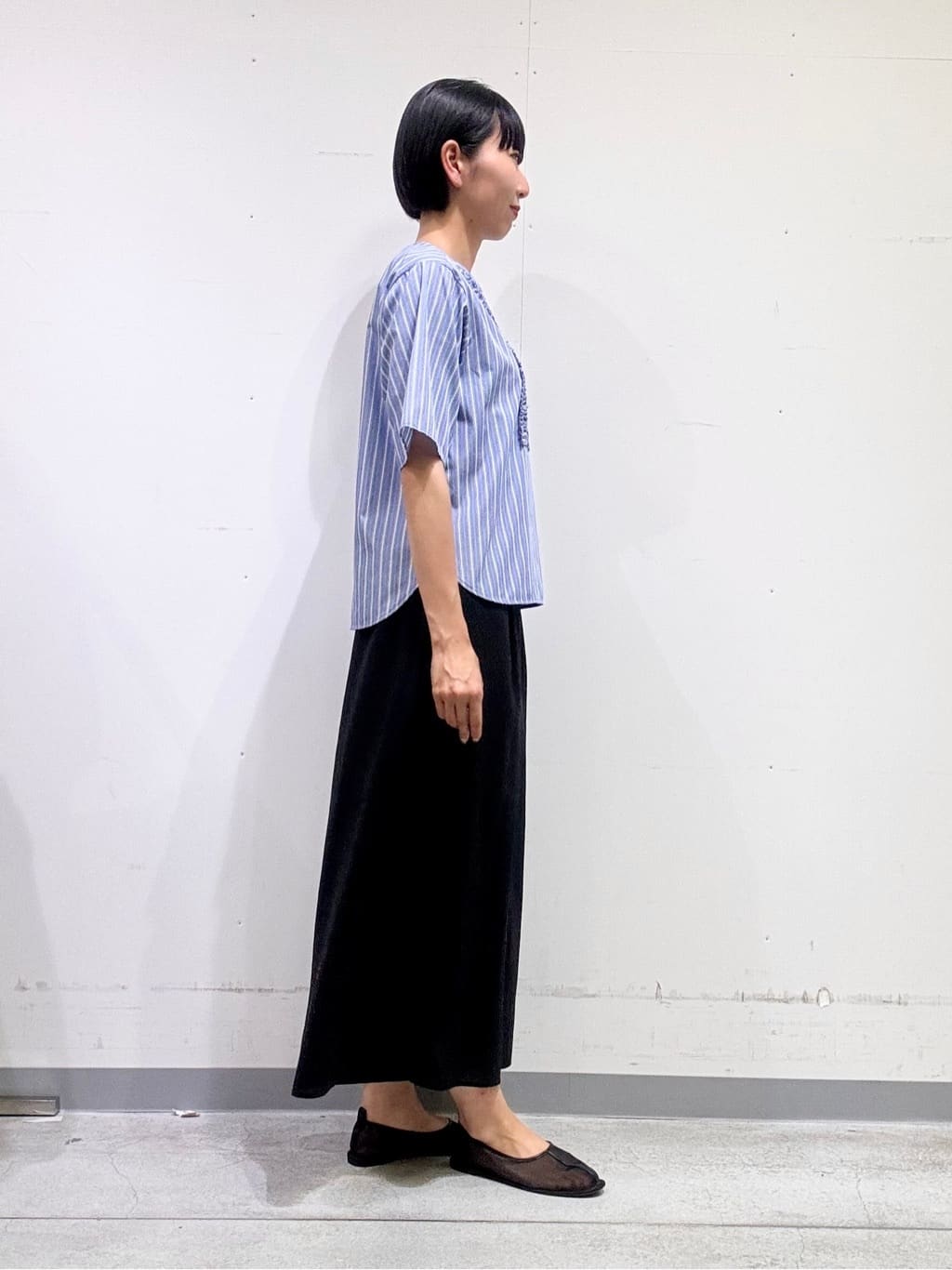 naoさんの「INDIVI｜【洗える】胸元タックフリルブラウス」を使ったコーディネート