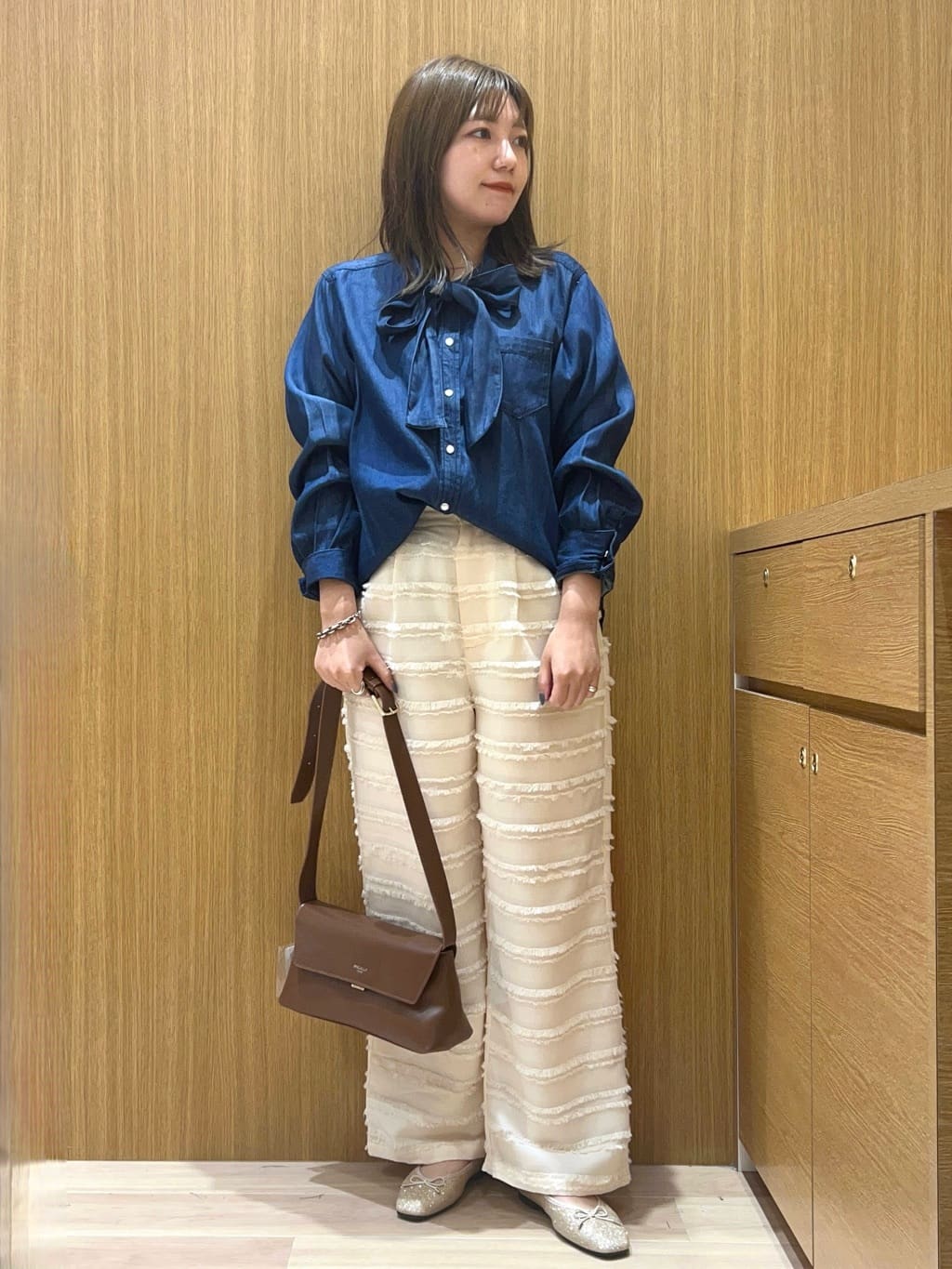 mizukiさんの「OPAQUE.CLIP｜フリンジボーダージャカードワイドパンツ【洗濯機洗い可】」を使ったコーディネート