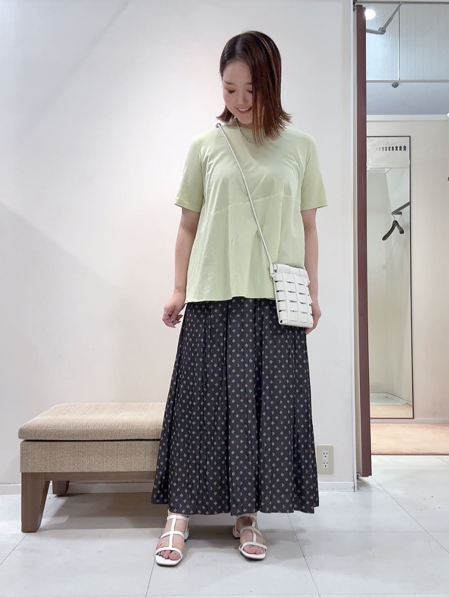 YUIさんの「UNTITLED｜【セットアップ可/ウエストゴム/リラクシー】スクエアジオメ柄スカーチョ」を使ったコーディネート