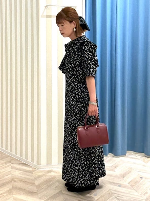 えみ子さんの「SHOO･LA･RUE｜【S-LL】クラシカルな 花柄ワンピース」を使ったコーディネート