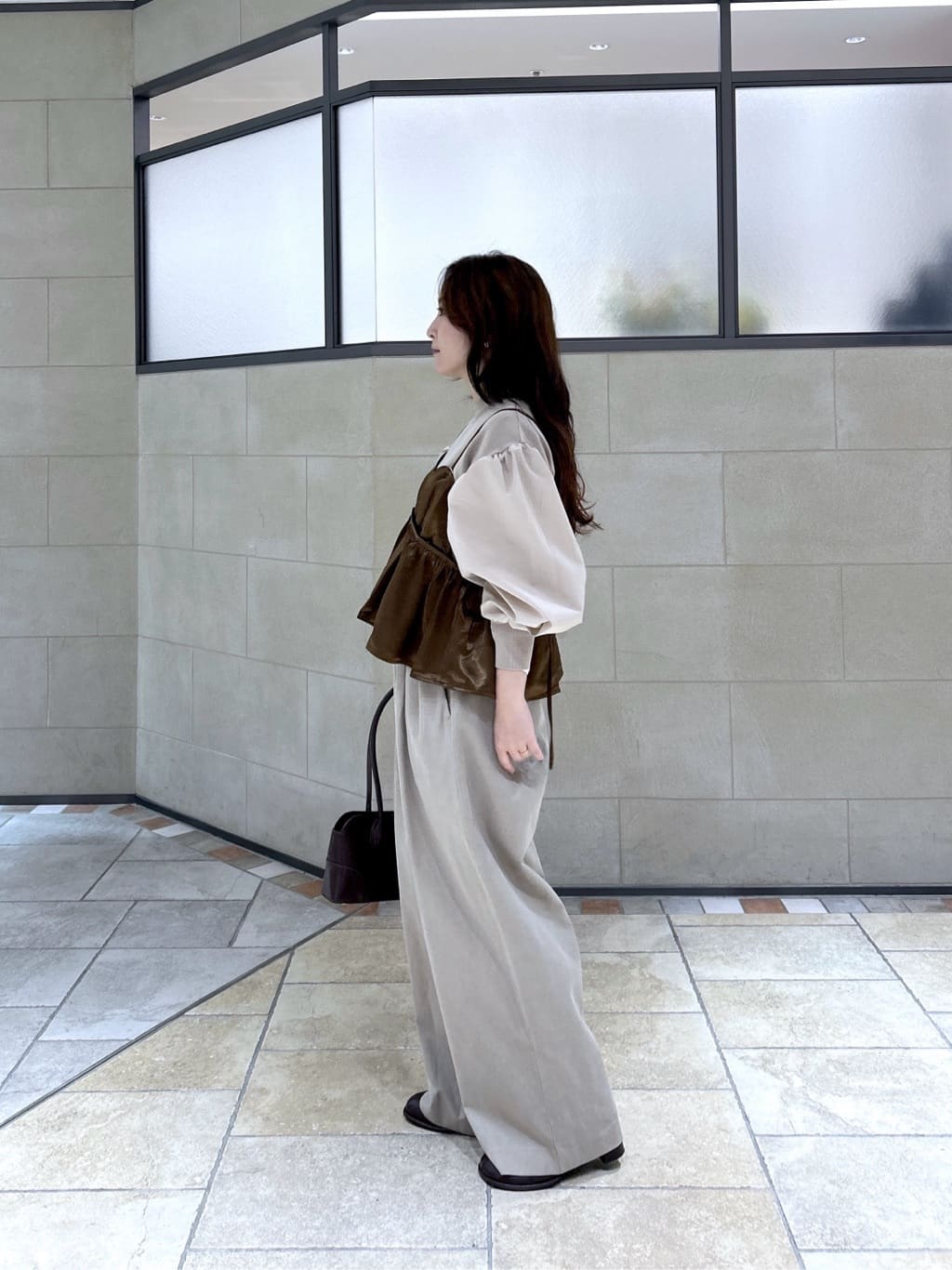 よねさんの「INDIVI｜【再入荷】ファブリックフォルムスリーブニット」を使ったコーディネート