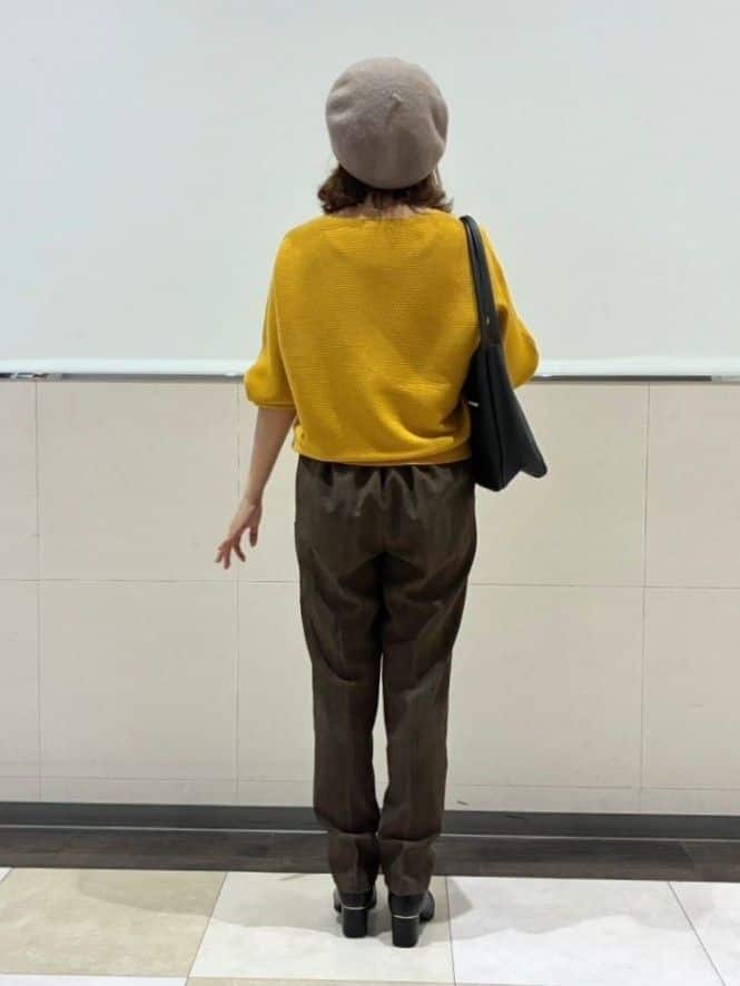 ジュンさんの「SHOO･LA･RUE｜【S-LL/チェック柄アソート】脚のラインをきれいに見せる タックテーパードパンツ」を使ったコーディネート
