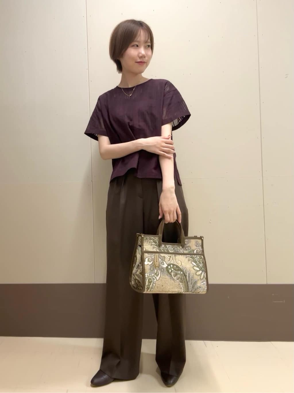 mioさんの「UNTITLED｜【洗える/はっ水/後ろウエストゴム】ストレッチ2タックワイドパンツ」を使ったコーディネート