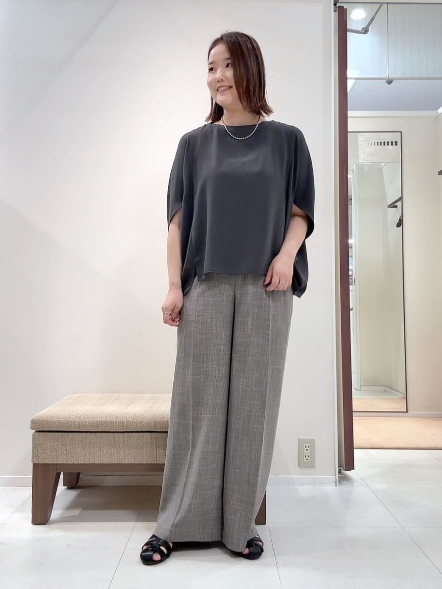 YUIさんの「UNTITLED｜【セットアップ可/洗える】梳毛調合繊2タックワイドパンツ」を使ったコーディネート