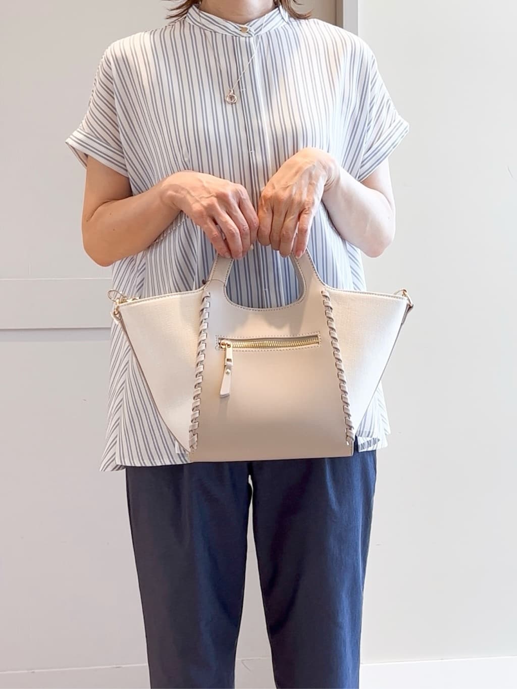 yamakoさんの「grove｜【冷感】サマーハイパーストレッチテーパードパンツ」を使ったコーディネート