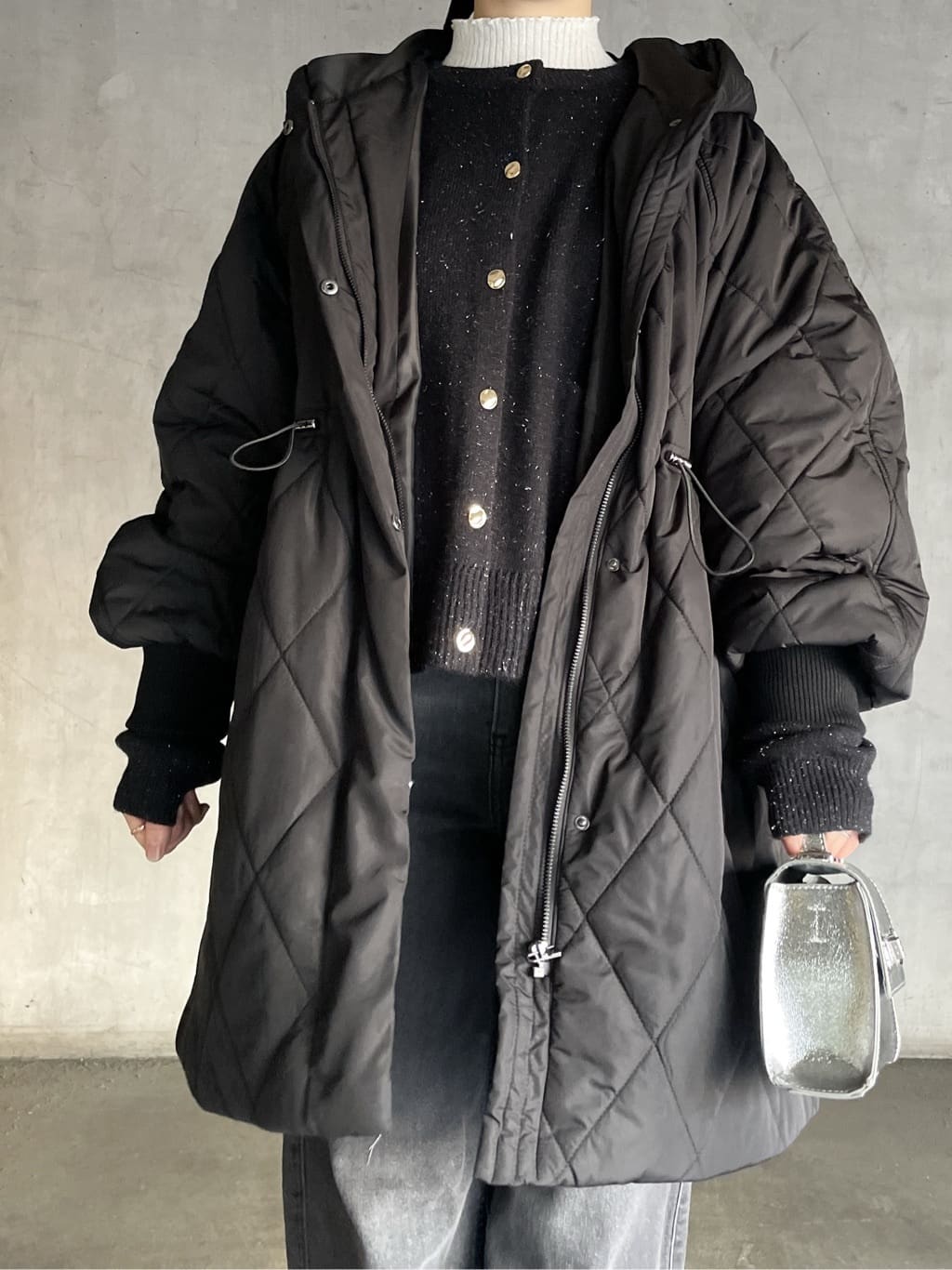 tomokoさんの「OPAQUE.CLIP｜金ボタンラメニットカーディガン【洗濯機OK】」を使ったコーディネート