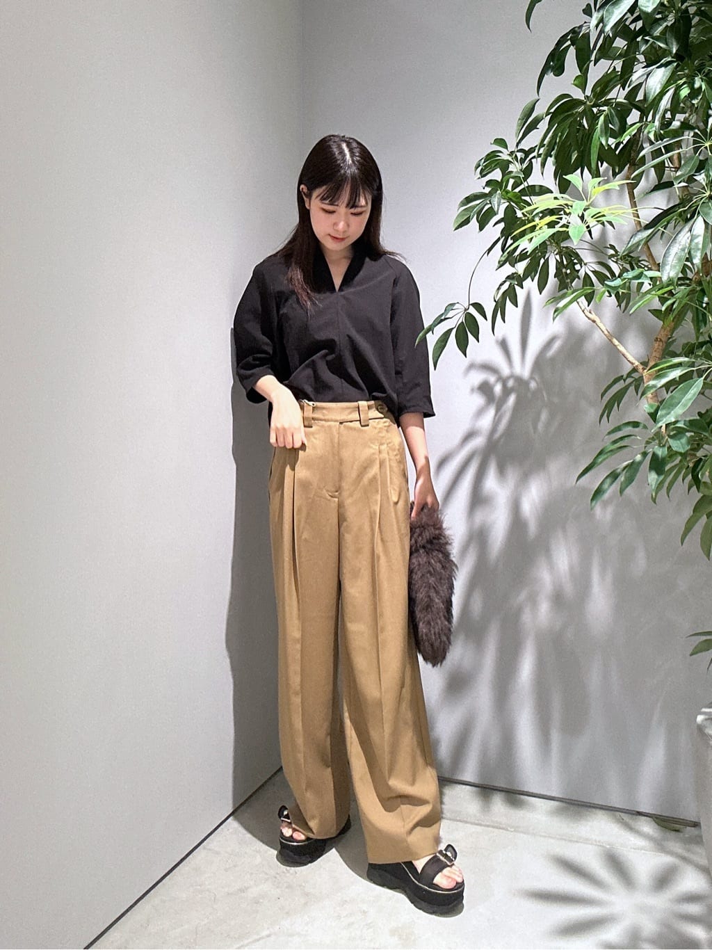 Renoさんの「INDIVI｜ボトルネックブラウス」を使ったコーディネート