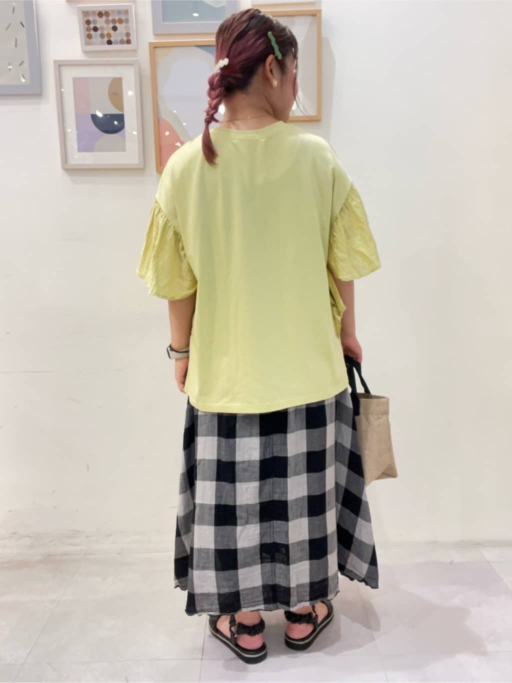 mikakoさんの「SHOO･LA･RUE｜◆柔らかタッチが心地よい ブロックチェック ガーゼスカート」を使ったコーディネート
