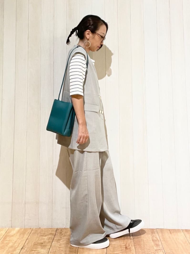 豆さんの「SHOO･LA･RUE｜【S-LL/セットアップ可/洗濯後しわになりにくい】ダブルベスト」を使ったコーディネート