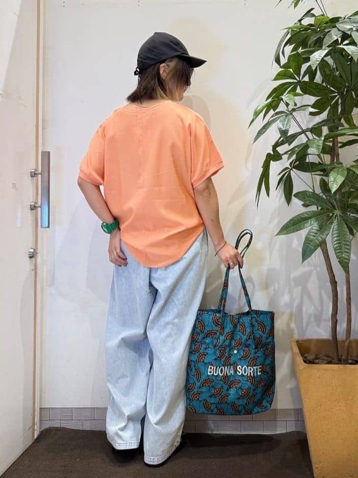 misakiさんの「SHOO･LA･RUE｜【ひんやり/洗濯後しわになりにくい】リブ切り替えドルマンブラウス」を使ったコーディネート