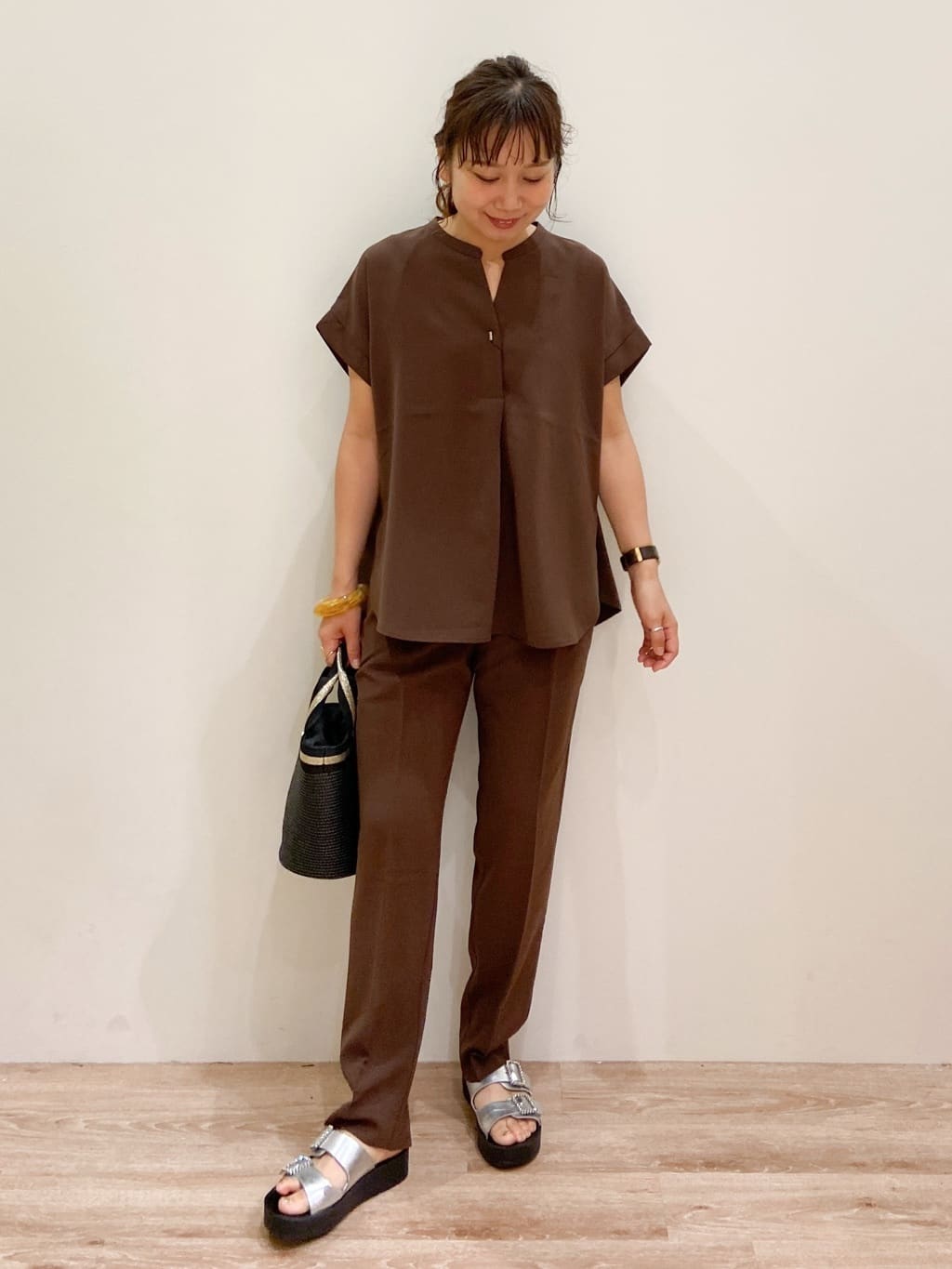 risayanさんの「OPAQUE.CLIP｜《7色展開／SS-LLサイズ》ストレッチスキッパーブラウス／セットアップ対応【洗濯機洗い可／防シワ】」を使ったコーディネート
