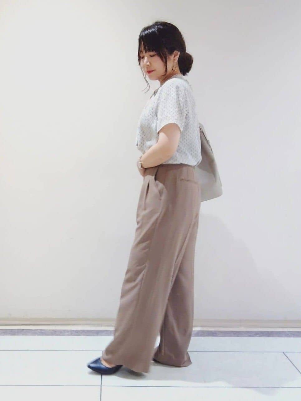 TOMOMIさんの「INDIVI｜【着心地◎！】タックワイドパンツ」を使ったコーディネート