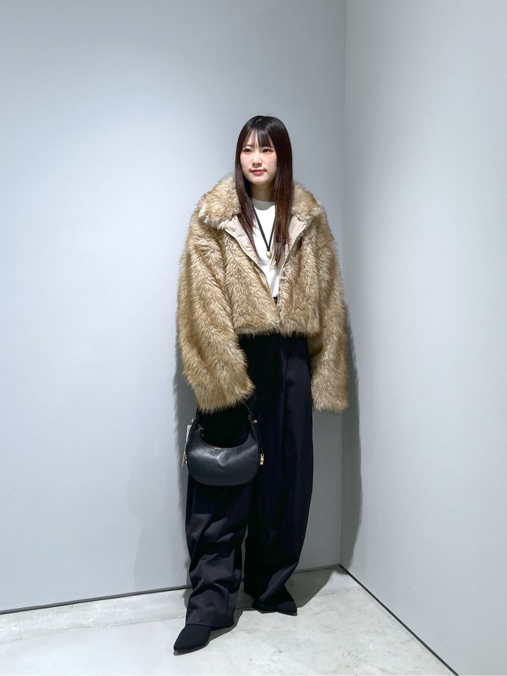 Renoさんの「INDIVI｜シャインテーパードサロペット」を使ったコーディネート