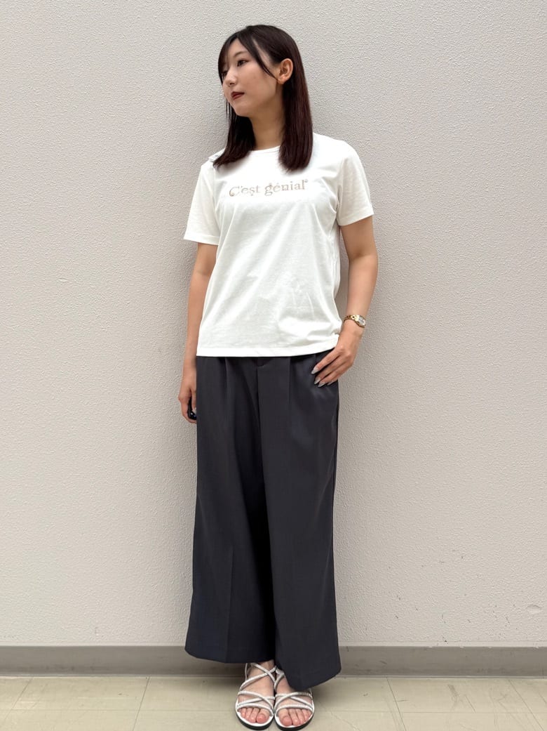 mihaさんの「index｜パール調刺繍ロゴTシャツ【汗ジミ防止／吸水速乾／接触冷感／UVケア／洗濯機洗い可】」を使ったコーディネート