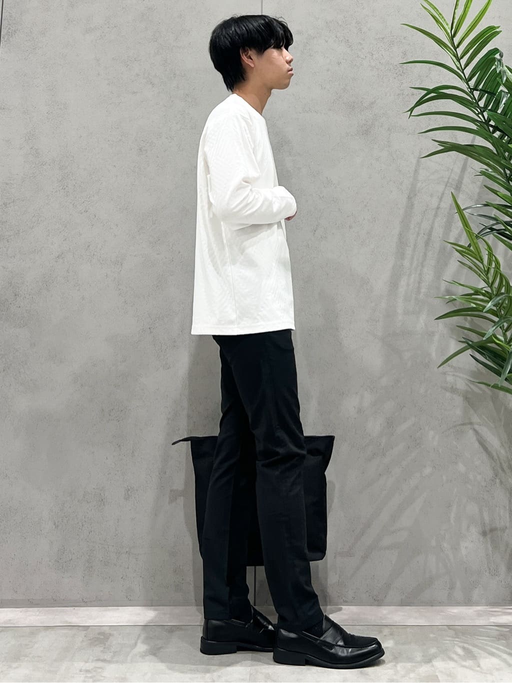 SHI-MAさんの「THE SHOP TK｜リンクスジャカード長袖Tシャツ【サスティナブル素材使用/洗濯機OK】」を使ったコーディネート