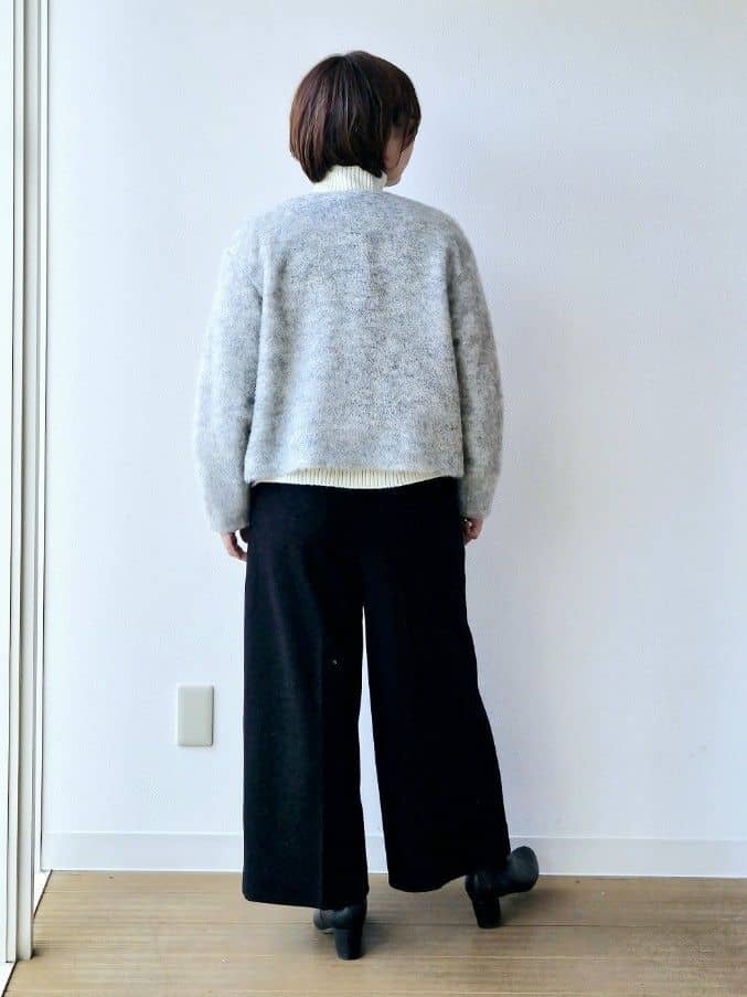 やじまさんの「UNTITLED｜【ジャケット風/メタルボタン】アルパカ混シャギーカーディガン」を使ったコーディネート