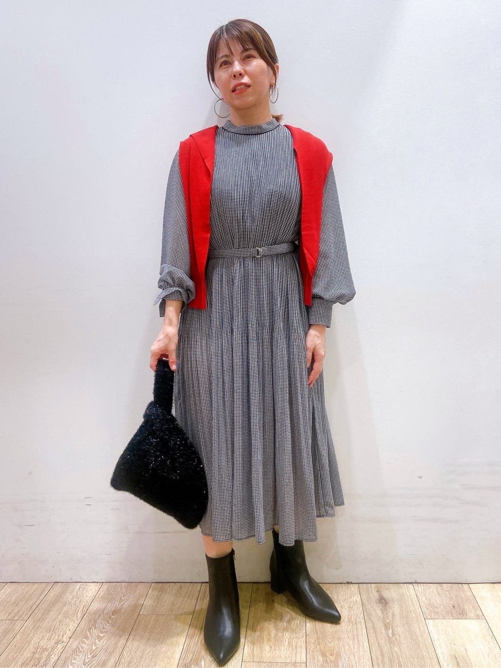 YUKOさんの「index｜《美人百花掲載》ビジュークルーネックカーディガン【洗濯機洗い可／UVケア／接触冷感／抗ピル】」を使ったコーディネート