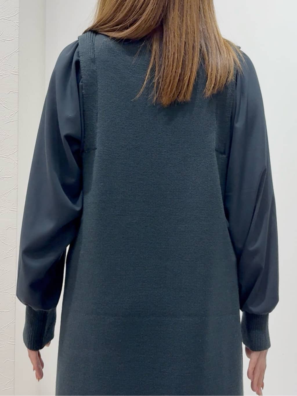 しかっちさんの「grove｜一枚で華やぐ、袖布帛ケーブルニットワンピース」を使ったコーディネート