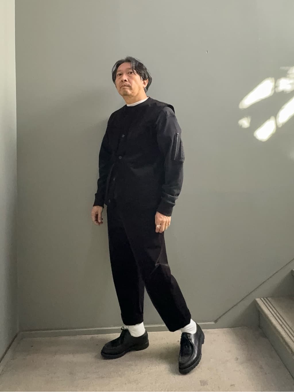 デザイナーTAKEman さんの「TAKEO KIKUCHI｜【Sサイズ～】コーデュロイ4パッチポケットヴェスト」を使ったコーディネート