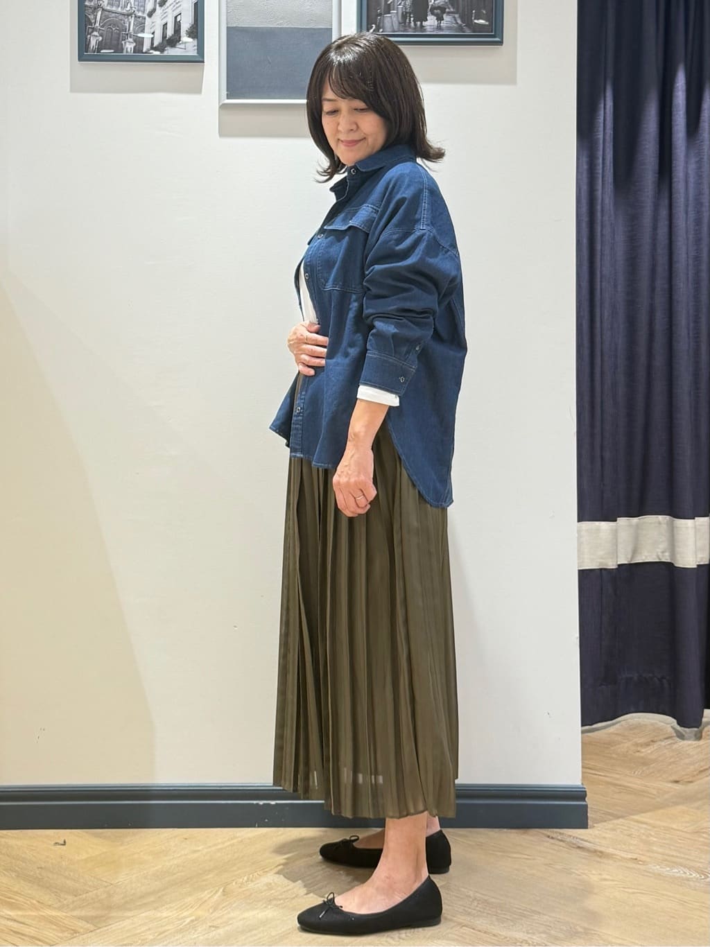 Lilyさんの「grove｜【洗える】ひらりとゆれる　上品プリーツスカート」を使ったコーディネート