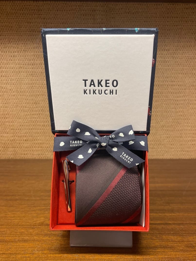 iwさんの「TAKEO KIKUCHI｜【BOXセット】クラシックシャドーストライプ ネクタイ＆タイバー」を使ったコーディネート