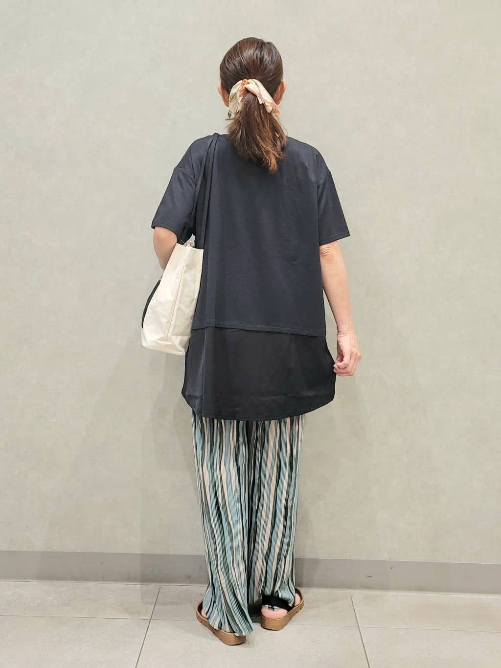 ユウさんの「SHOO･LA･RUE｜【S-LL/UV/吸水速乾】きれいに体型カバー Aライン チュニックワンピース」を使ったコーディネート