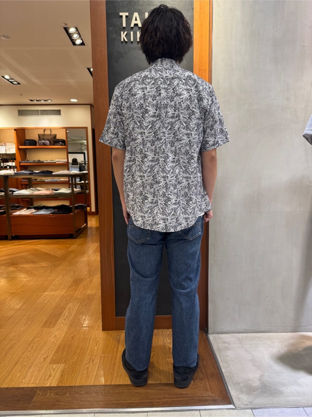 たくやさんの「TAKEO KIKUCHI｜◆【Sサイズ～】フェイスロープ刺繍 天竺Tシャツ」を使ったコーディネート