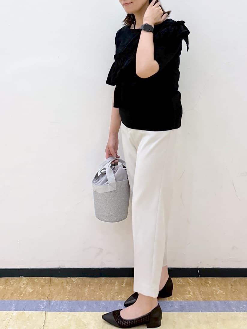 akariさんの「index｜ストレッチテーパードパンツ【洗濯機洗い可／吸水速乾／防シワ】」を使ったコーディネート