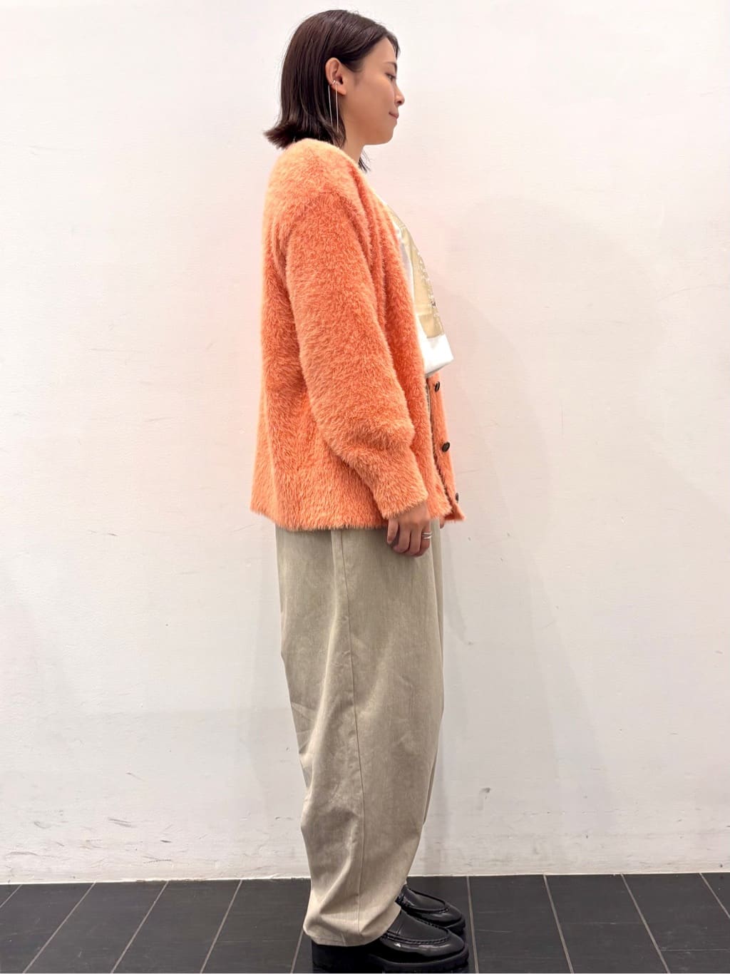 おしずさんの「THE SHOP TK｜【ふわふわあったか】フェザーカーディガン」を使ったコーディネート