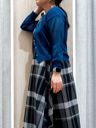 naoさんの「grove｜【雑誌掲載】洗えるシアーカーディガン」を使ったコーディネート