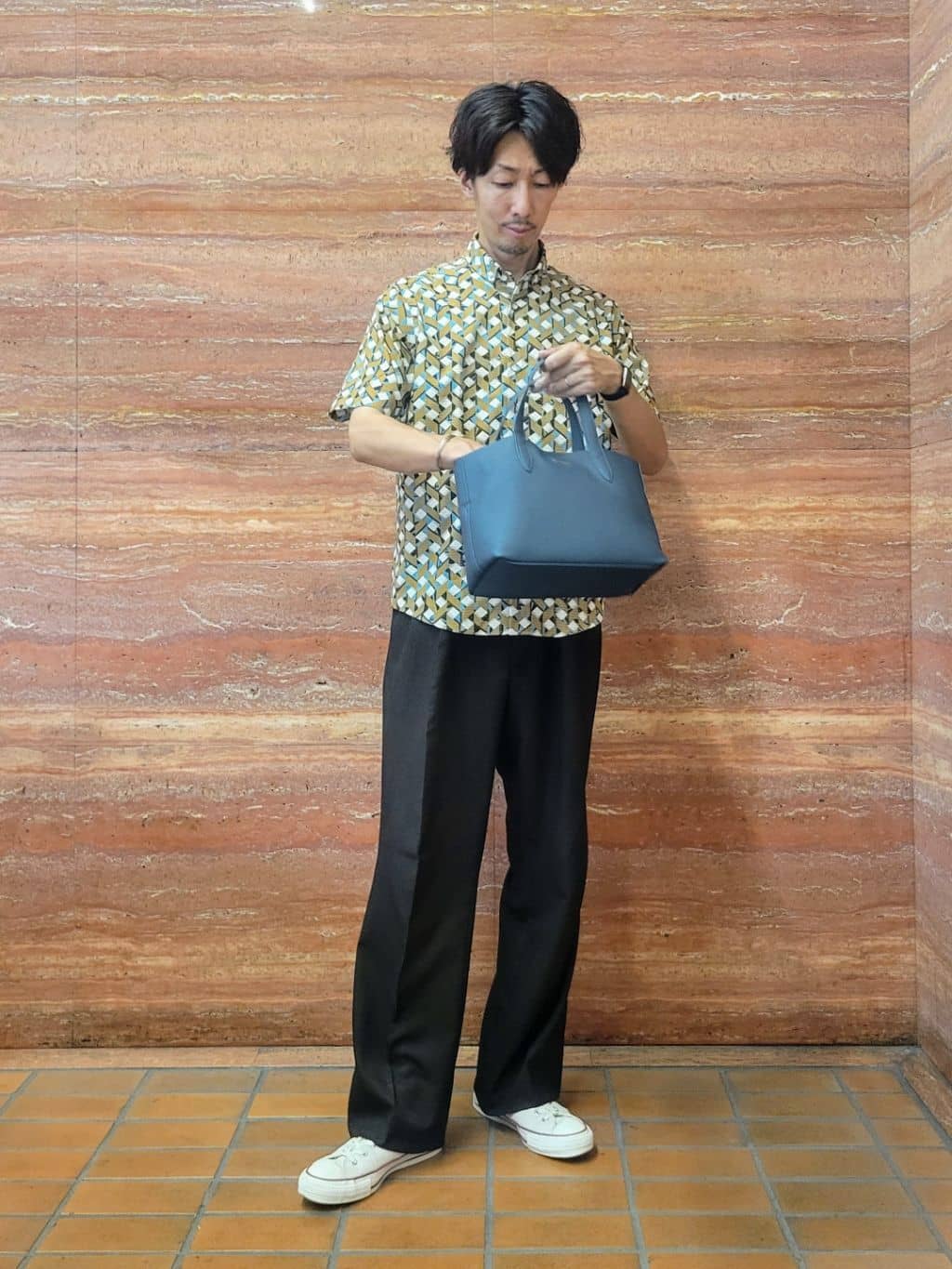 piroyaさんの「TAKEO KIKUCHI｜【COOL CITY WEAR】籠目アート柄 サッカーシャツ /通気性」を使ったコーディネート