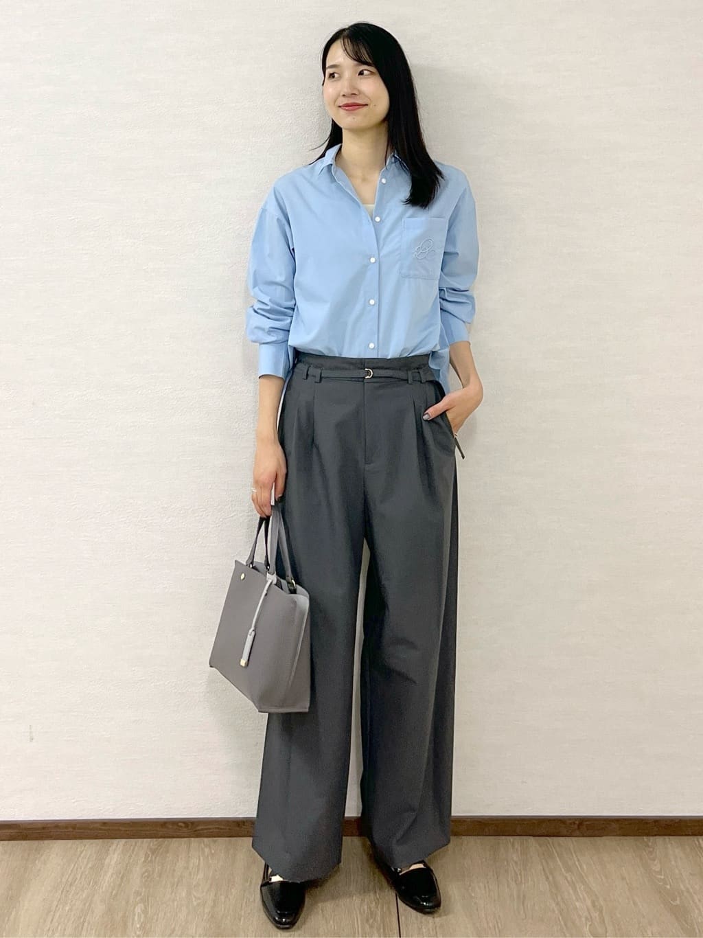 sachikoさんの「OPAQUE.CLIP｜ポケット刺繍レギュラーカラーシャツ【洗濯機OK】」を使ったコーディネート