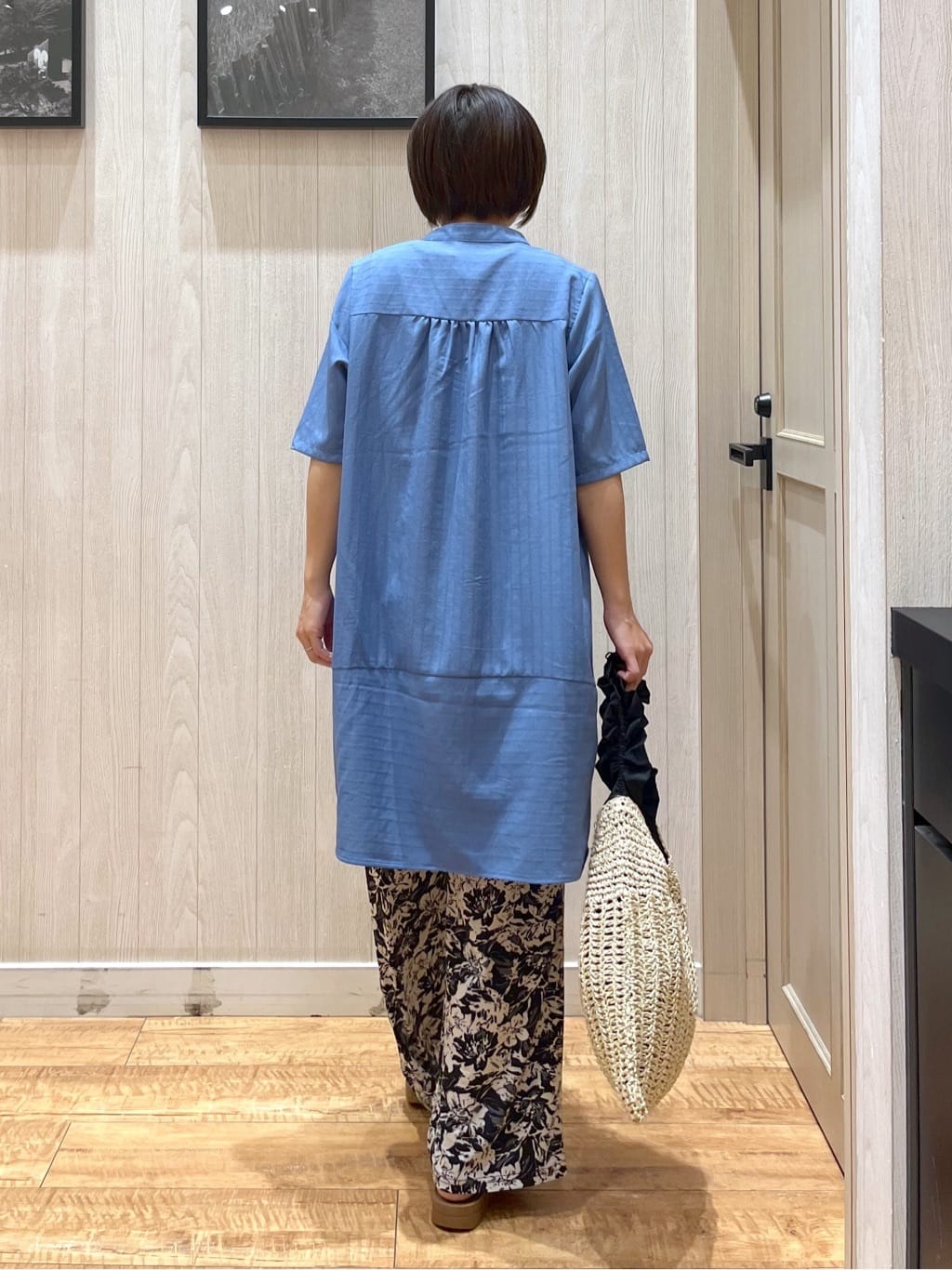 shirayuuuさんの「SHOO･LA･RUE｜【ひんやり/選べる2柄】大人のリラックスコーデに プリント柄パンツ」を使ったコーディネート