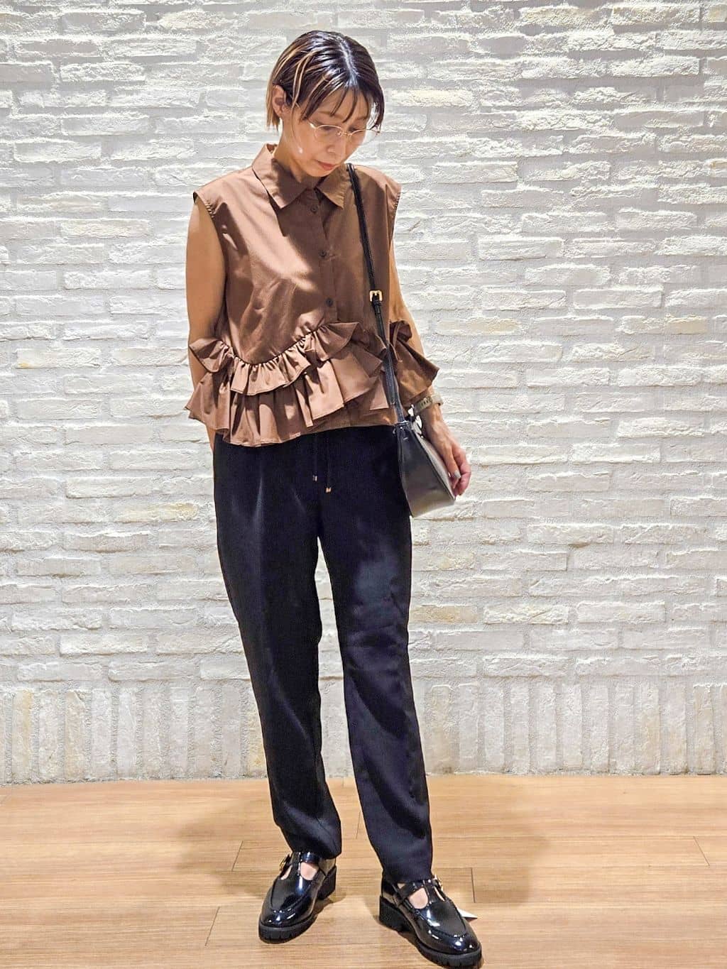 yoshimiさんの「OPAQUE.CLIP｜《Can Cam掲載》裾ラッフルフリルシャツ【洗濯機洗い可】」を使ったコーディネート