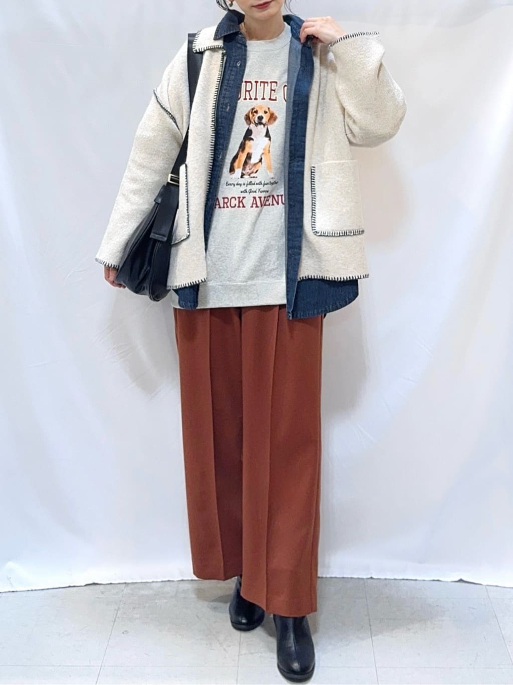𝐇𝐢𝐫𝐨𝐦𝐢さんの「SHOO･LA･RUE｜配色ステッチがポイント 襟付きジップニットカーディガン」を使ったコーディネート
