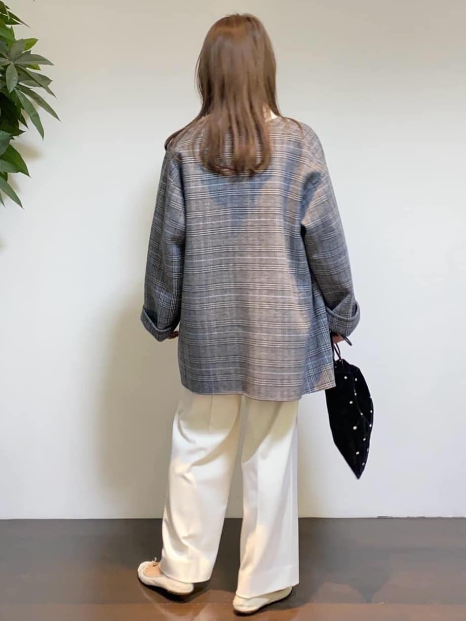 tomoさんの「UNTITLED｜ミニフェイクファーショルダー」を使ったコーディネート