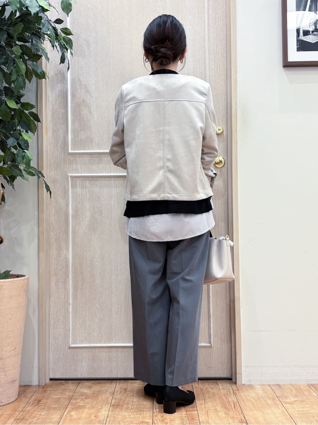 なみさんの「SHOO･LA･RUE｜【洗濯機可/S-LL】すっきり上品きれい見え タックワイドパンツ」を使ったコーディネート