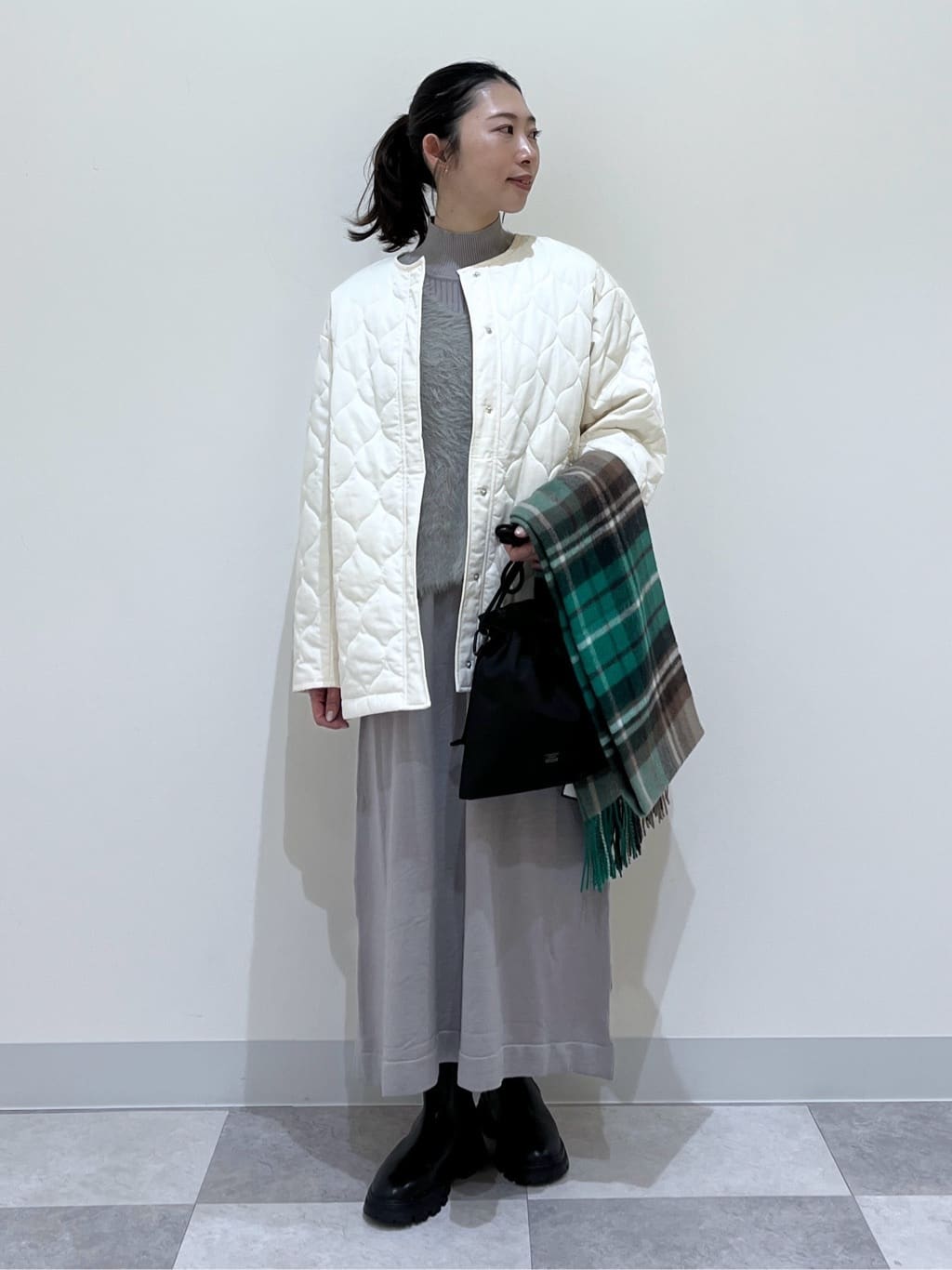 canaさんの「Dessin｜【2点セット・洗える】シャギーベストニットワンピース」を使ったコーディネート