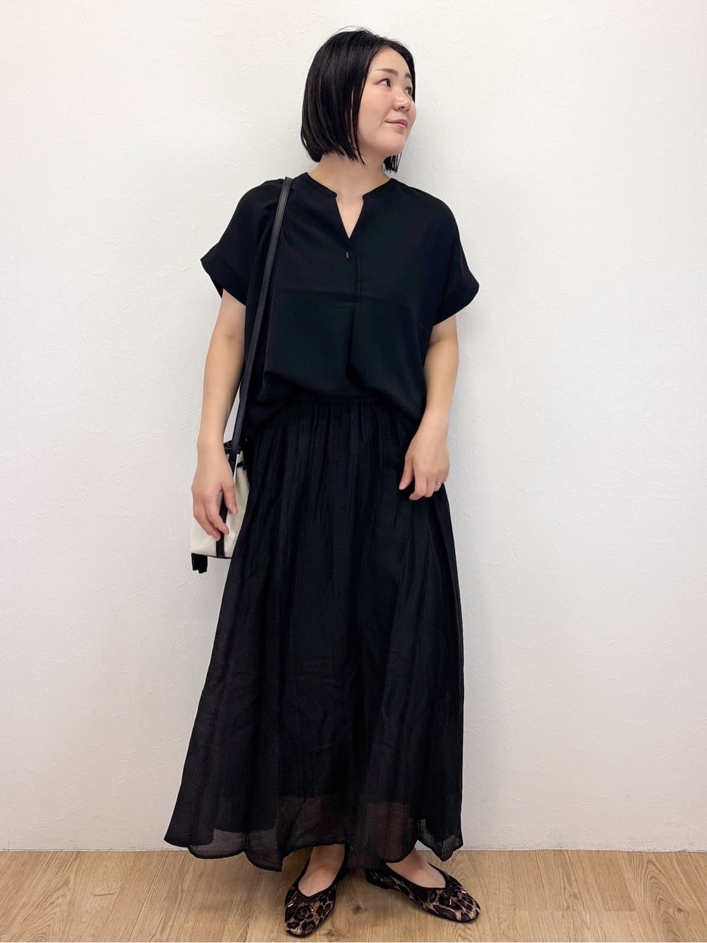 Takeさんの「OPAQUE.CLIP｜《7色展開／SS-LLサイズ》ストレッチスキッパーブラウス／セットアップ対応【洗濯機洗い可／防シワ】」を使ったコーディネート
